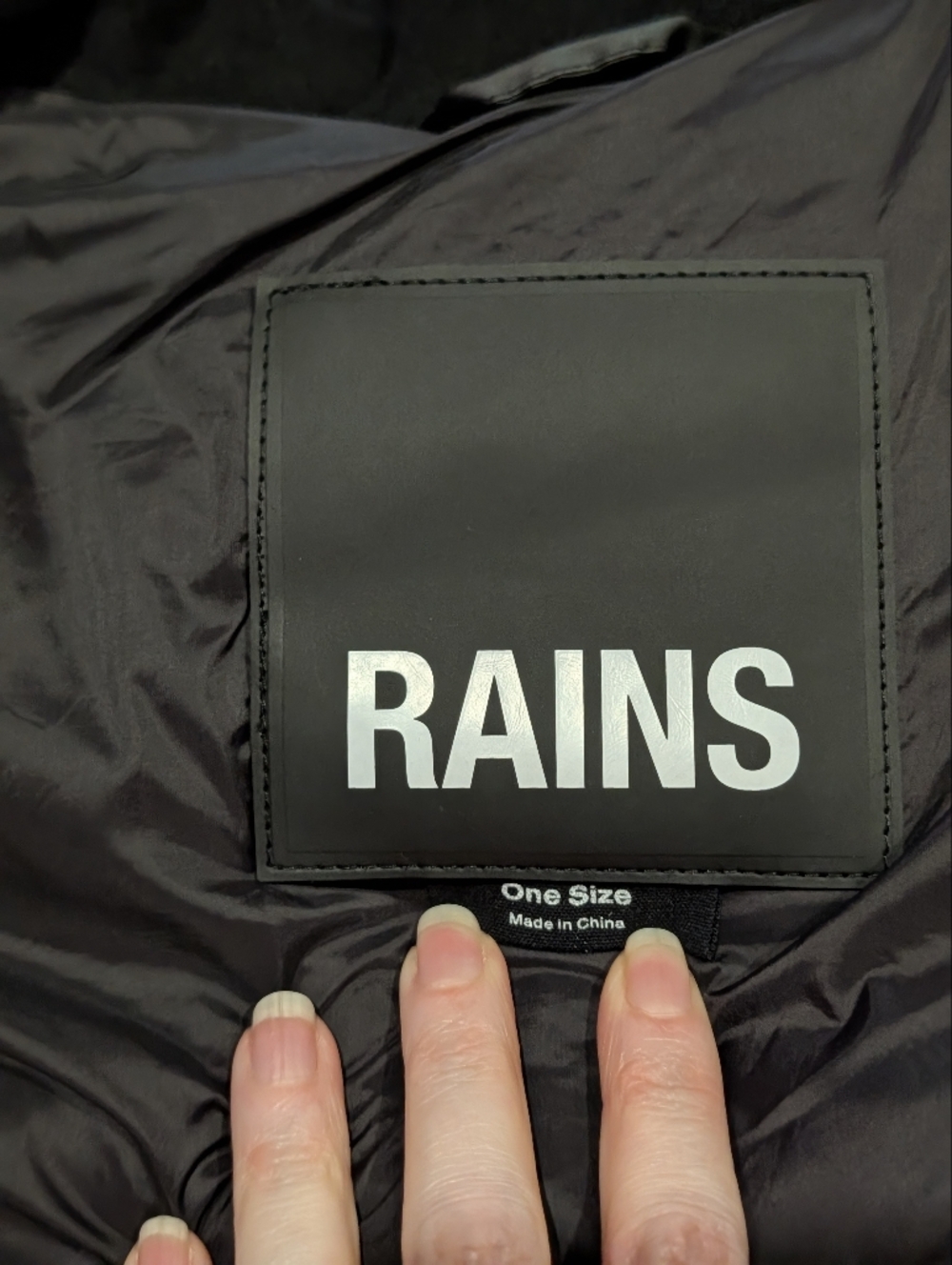 Rains Bator Sleeveless Quilted Jacket Black - Picture 9 of 13